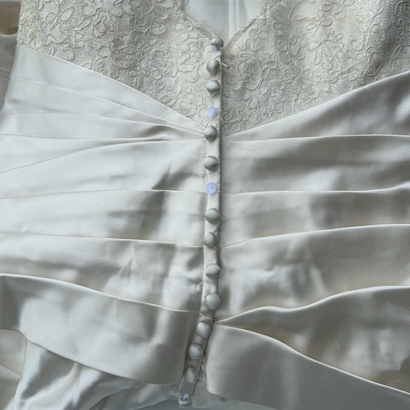 Allure Bridals Ivory Wedding Gown – Style #8674 Size 16 - Picture 5 of 5